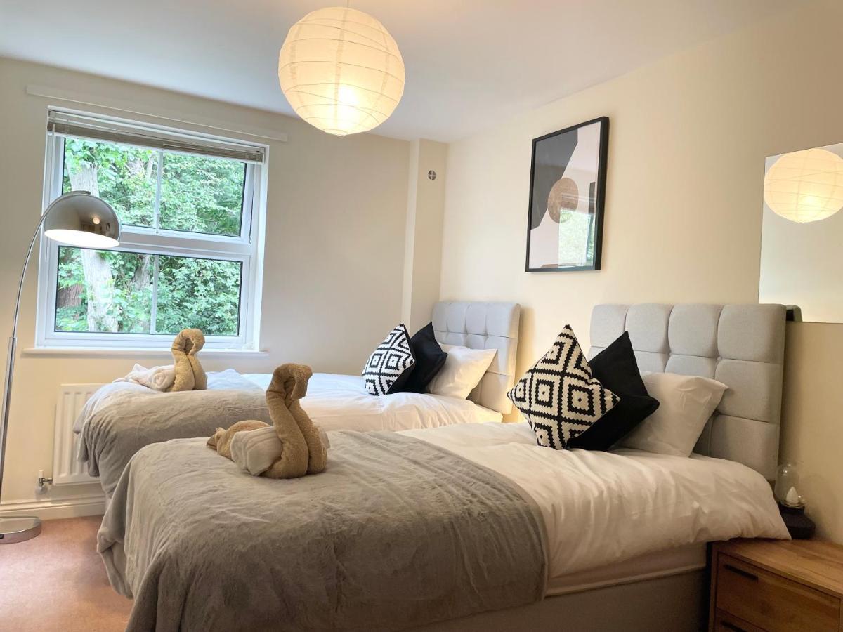 Best Price - Amazing 2 Bed 2 Bath - 4 Singles Or Super King Beds, 10 Min Walk To City Centre, 5 Minute Walk To Mayflower Theatre, Smart Tv, Ensuite, Balcony, Free Parking Southampton Kültér fotó