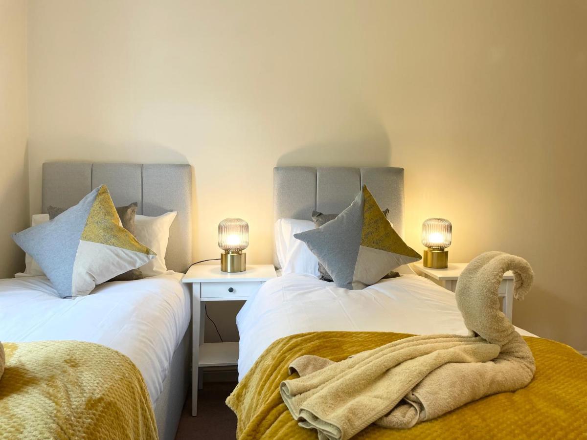 Best Price - Amazing 2 Bed 2 Bath - 4 Singles Or Super King Beds, 10 Min Walk To City Centre, 5 Minute Walk To Mayflower Theatre, Smart Tv, Ensuite, Balcony, Free Parking Southampton Kültér fotó